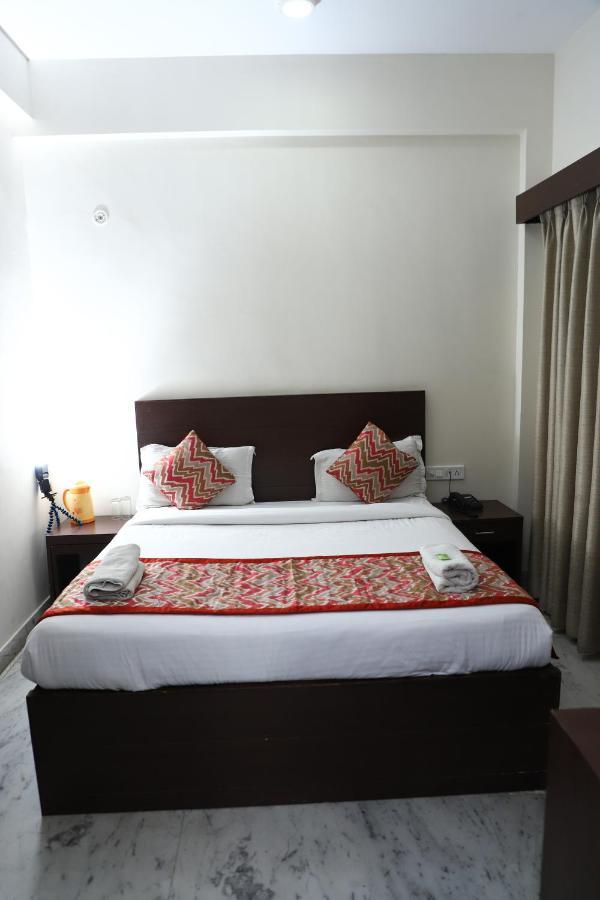 Hotel Sar Kamla Dham Skd Vrindavan Fully Vaccinated Staff エクステリア 写真