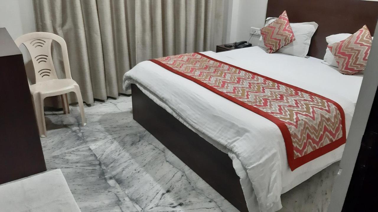 Hotel Sar Kamla Dham Skd Vrindavan Fully Vaccinated Staff エクステリア 写真
