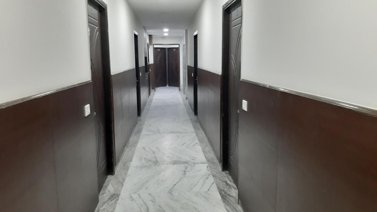 Hotel Sar Kamla Dham Skd Vrindavan Fully Vaccinated Staff エクステリア 写真