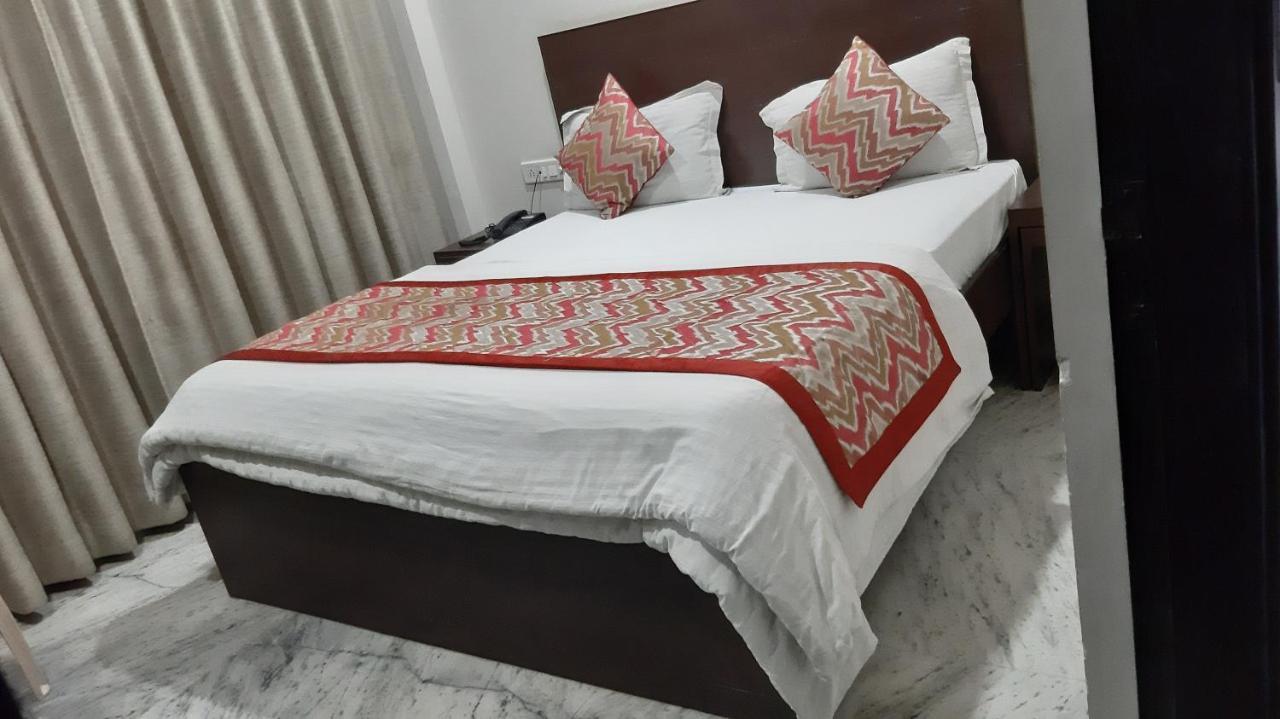 Hotel Sar Kamla Dham Skd Vrindavan Fully Vaccinated Staff エクステリア 写真
