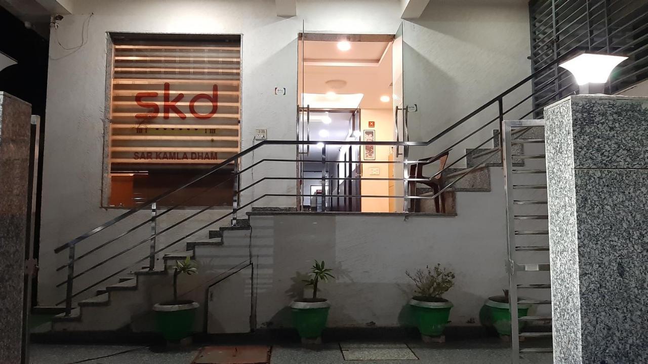Hotel Sar Kamla Dham Skd Vrindavan Fully Vaccinated Staff エクステリア 写真