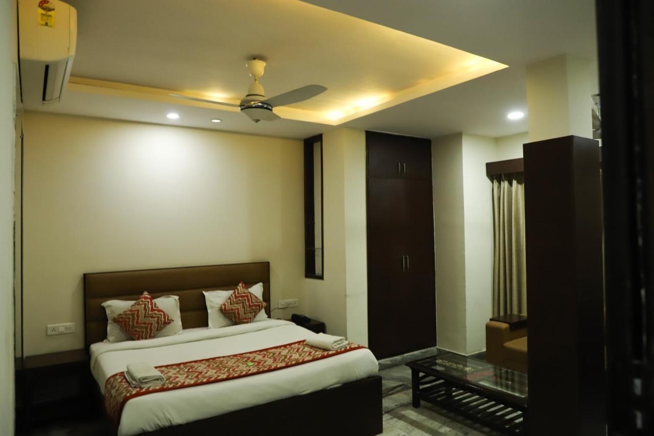 Hotel Sar Kamla Dham Skd Vrindavan Fully Vaccinated Staff エクステリア 写真