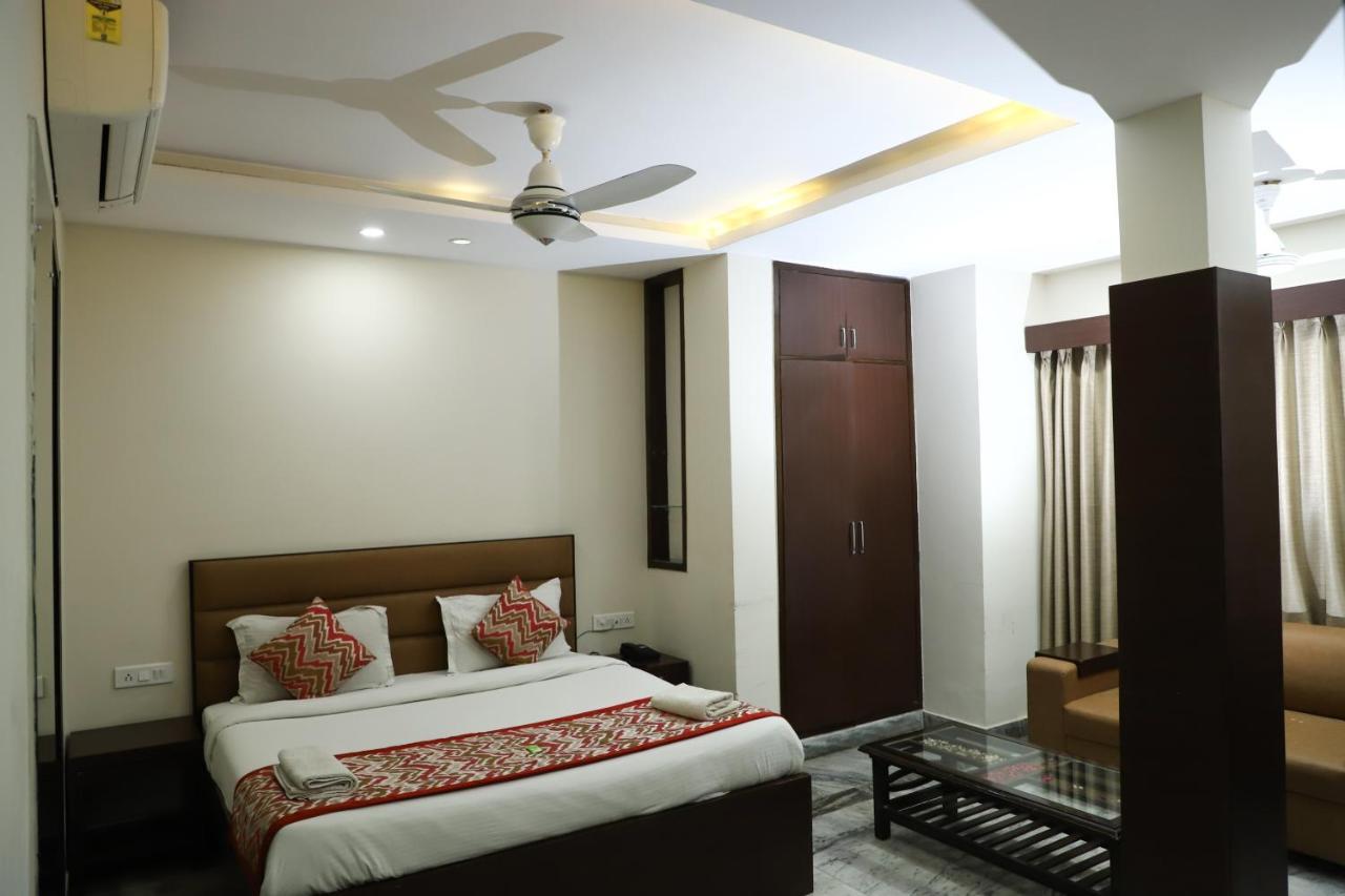 Hotel Sar Kamla Dham Skd Vrindavan Fully Vaccinated Staff エクステリア 写真