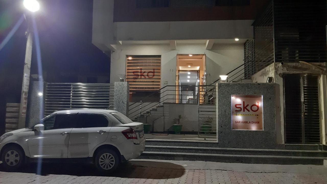 Hotel Sar Kamla Dham Skd Vrindavan Fully Vaccinated Staff エクステリア 写真