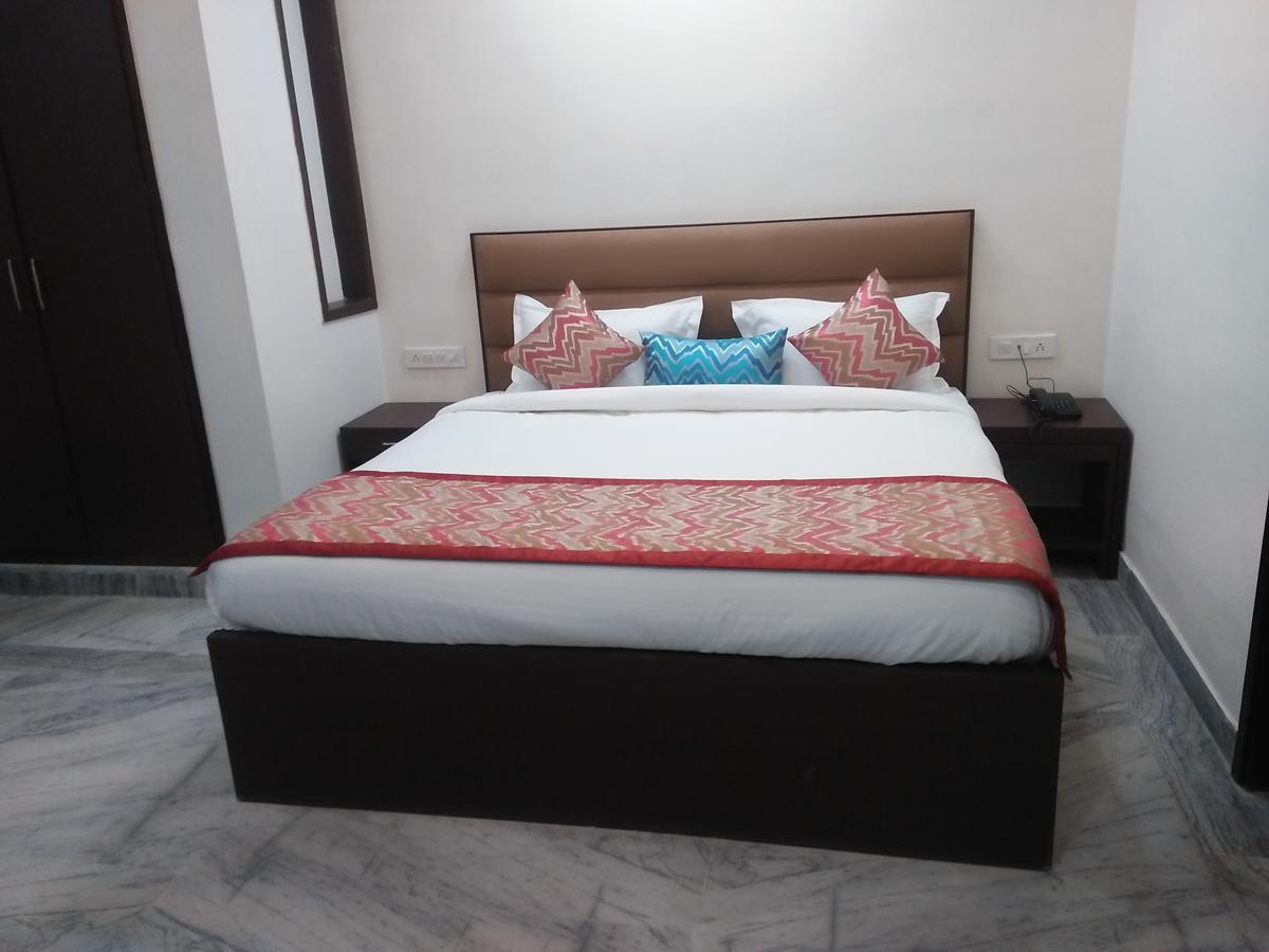 Hotel Sar Kamla Dham Skd Vrindavan Fully Vaccinated Staff エクステリア 写真