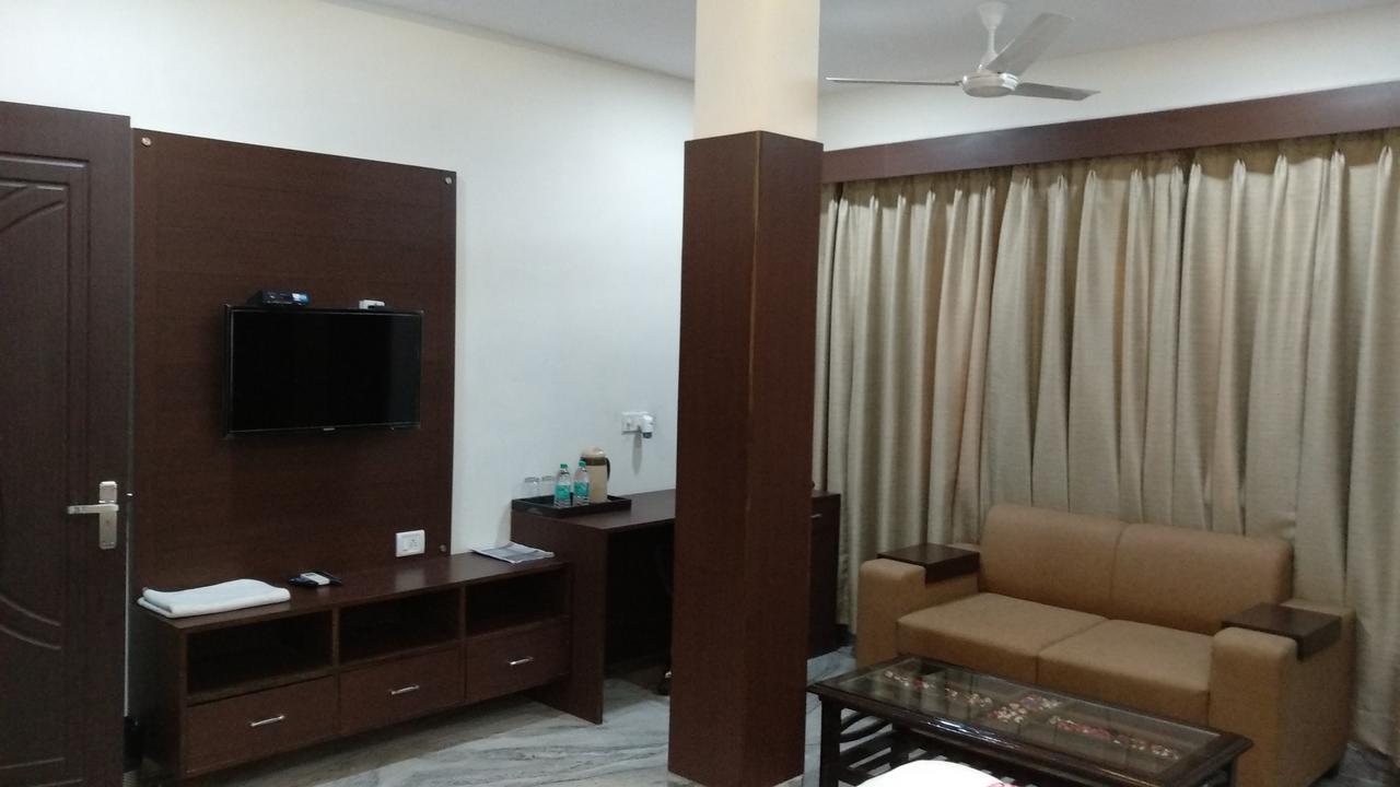 Hotel Sar Kamla Dham Skd Vrindavan Fully Vaccinated Staff エクステリア 写真