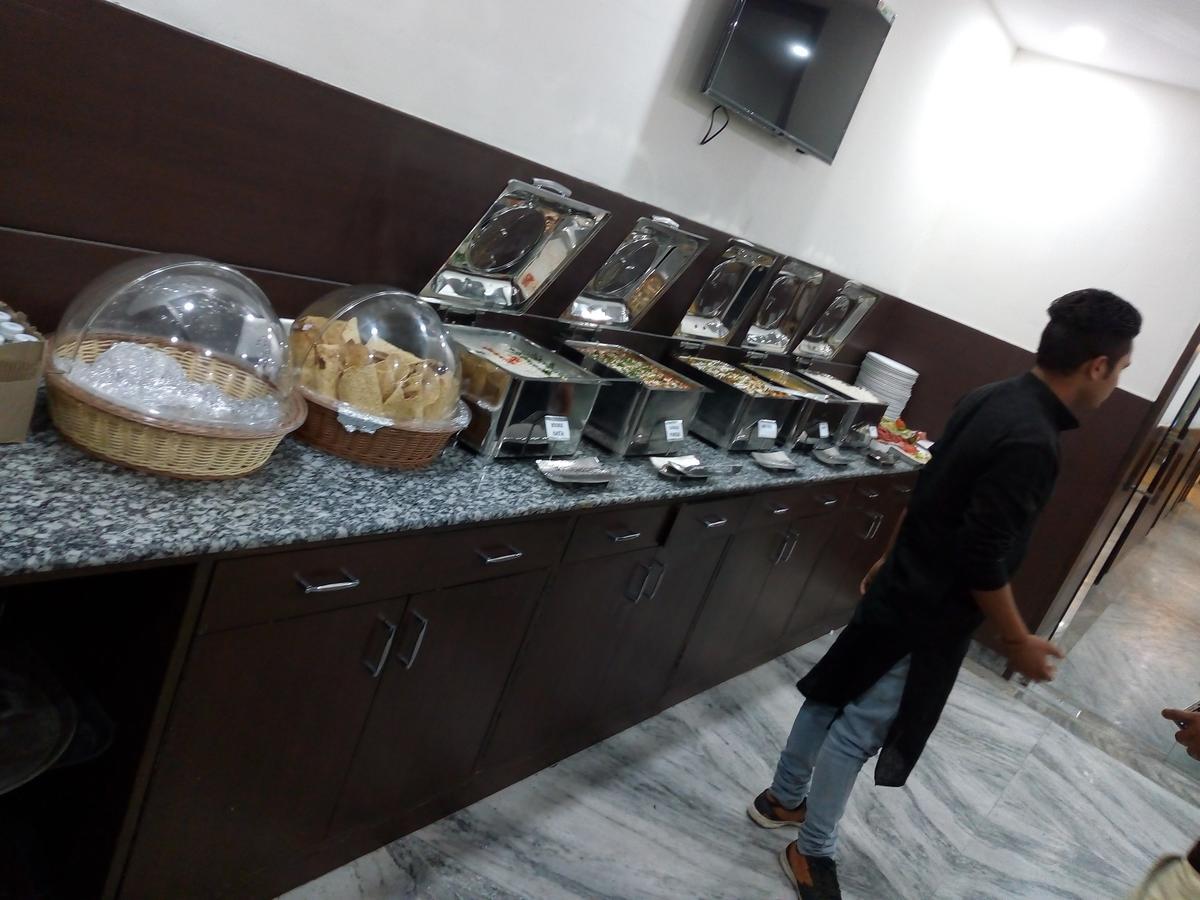 Hotel Sar Kamla Dham Skd Vrindavan Fully Vaccinated Staff エクステリア 写真