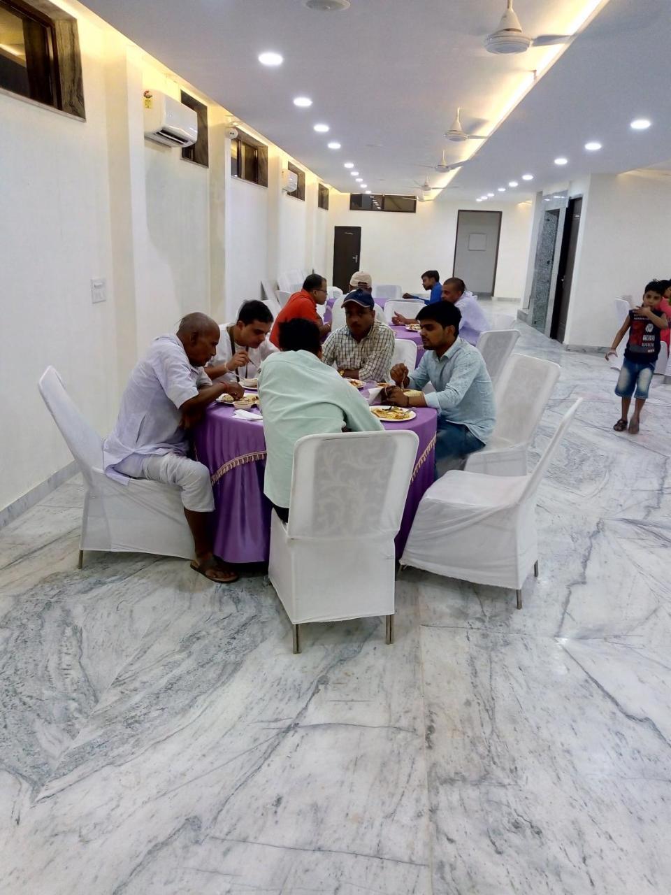 Hotel Sar Kamla Dham Skd Vrindavan Fully Vaccinated Staff エクステリア 写真