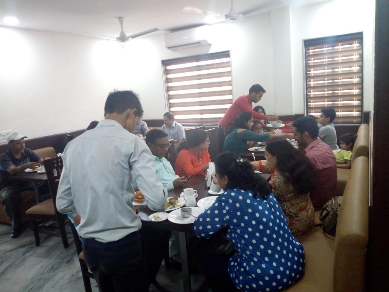 Hotel Sar Kamla Dham Skd Vrindavan Fully Vaccinated Staff エクステリア 写真