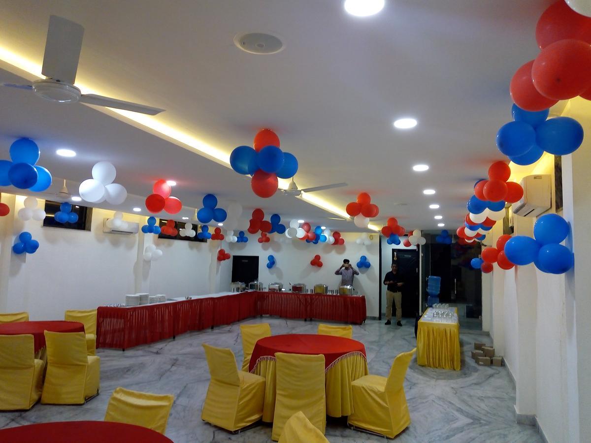 Hotel Sar Kamla Dham Skd Vrindavan Fully Vaccinated Staff エクステリア 写真
