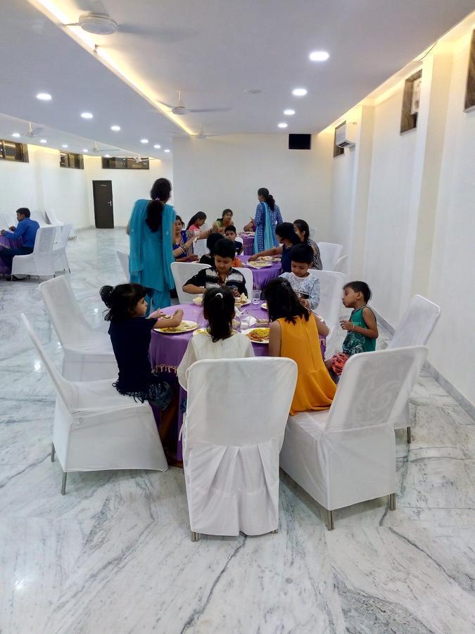 Hotel Sar Kamla Dham Skd Vrindavan Fully Vaccinated Staff エクステリア 写真