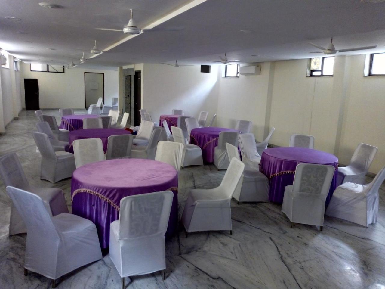 Hotel Sar Kamla Dham Skd Vrindavan Fully Vaccinated Staff エクステリア 写真
