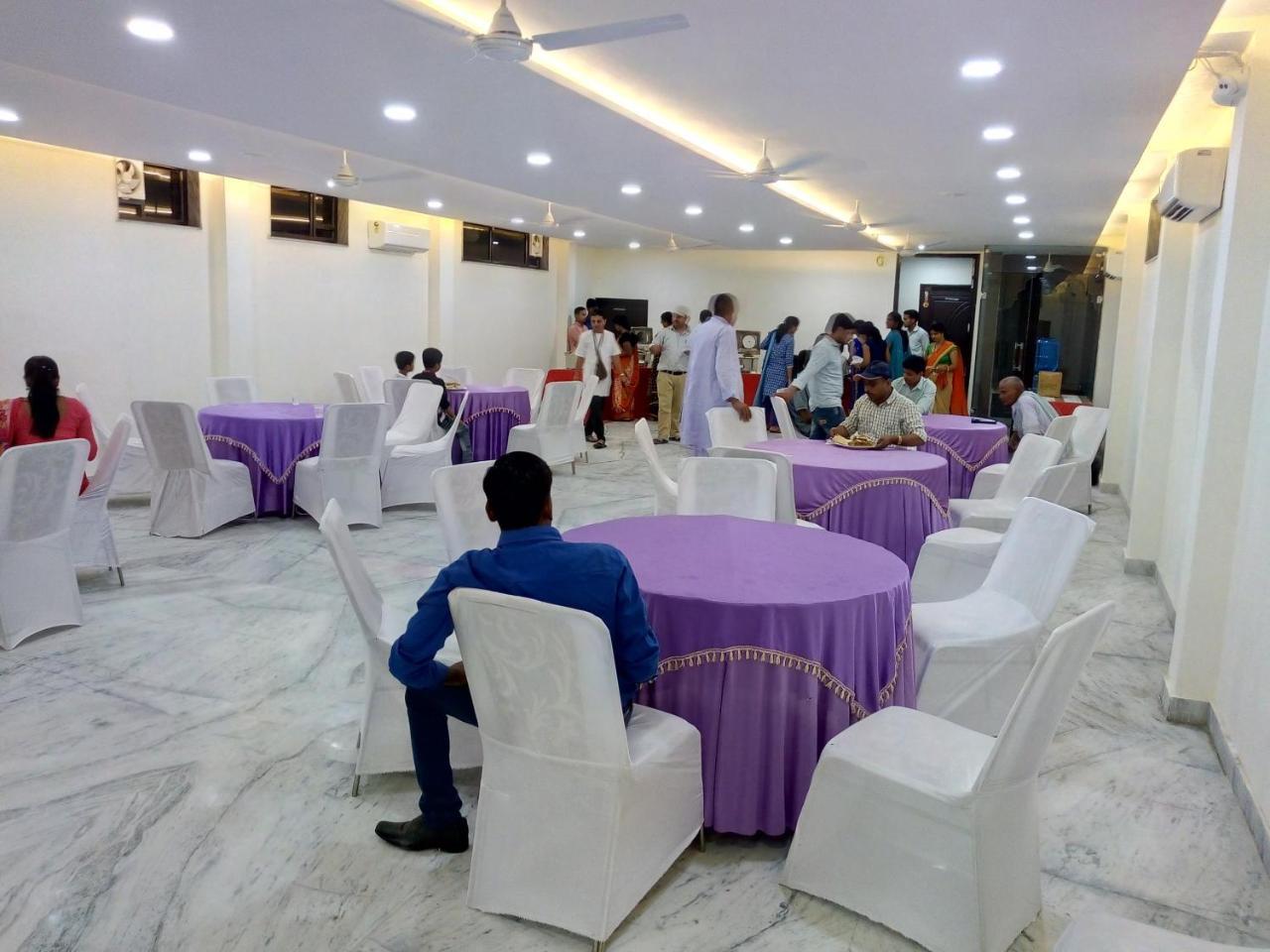 Hotel Sar Kamla Dham Skd Vrindavan Fully Vaccinated Staff エクステリア 写真