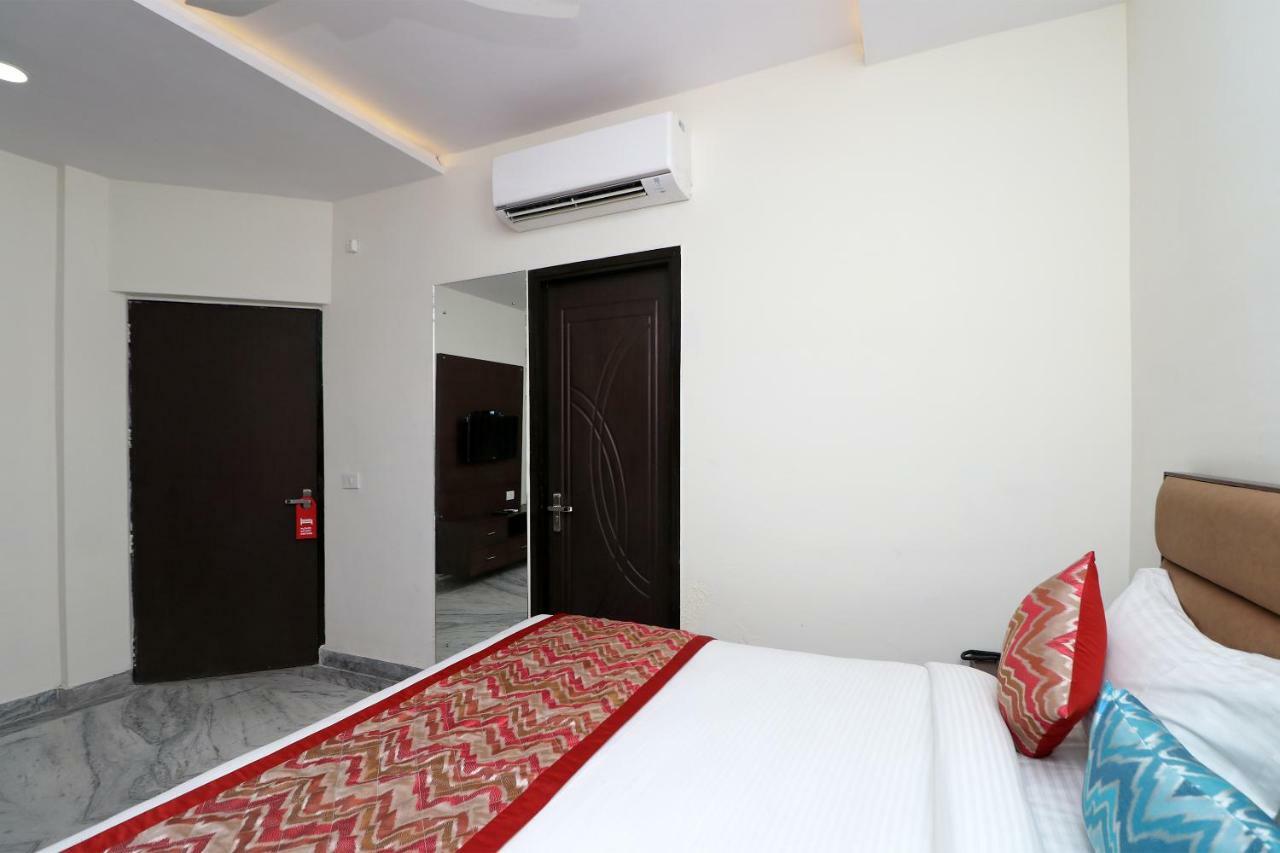 Hotel Sar Kamla Dham Skd Vrindavan Fully Vaccinated Staff エクステリア 写真