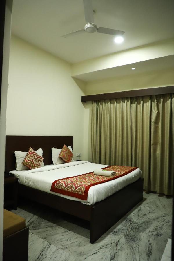 Hotel Sar Kamla Dham Skd Vrindavan Fully Vaccinated Staff エクステリア 写真