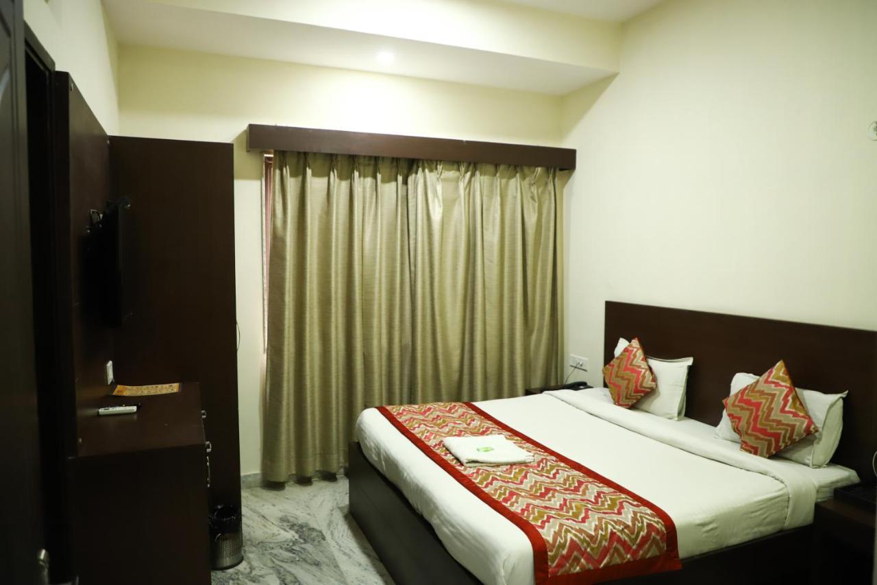Hotel Sar Kamla Dham Skd Vrindavan Fully Vaccinated Staff エクステリア 写真