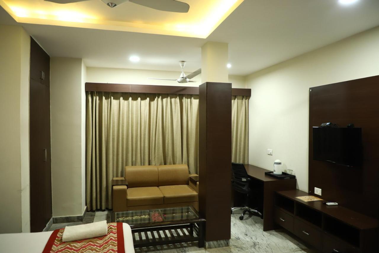 Hotel Sar Kamla Dham Skd Vrindavan Fully Vaccinated Staff エクステリア 写真