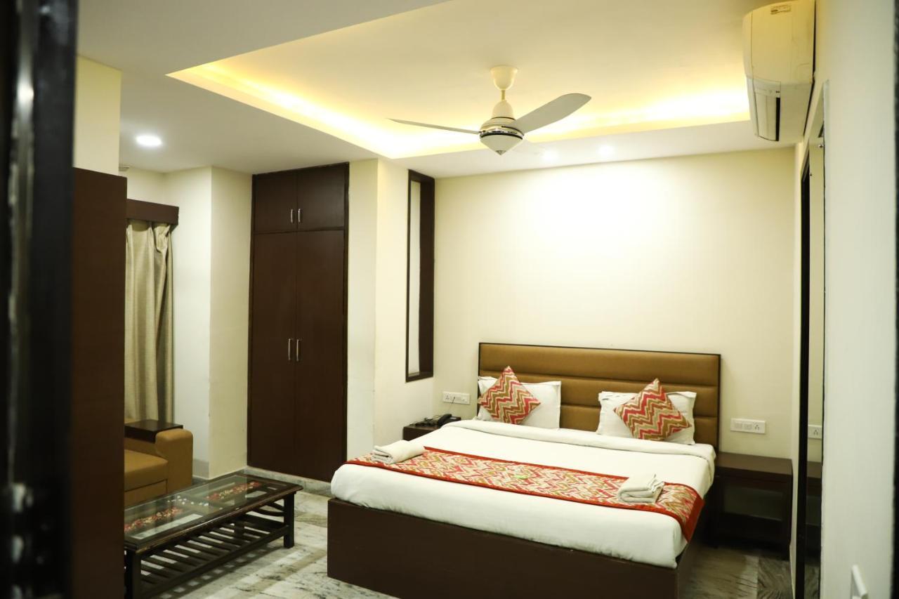 Hotel Sar Kamla Dham Skd Vrindavan Fully Vaccinated Staff エクステリア 写真