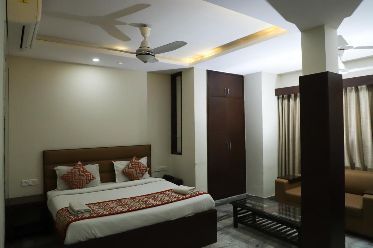 Hotel Sar Kamla Dham Skd Vrindavan Fully Vaccinated Staff エクステリア 写真